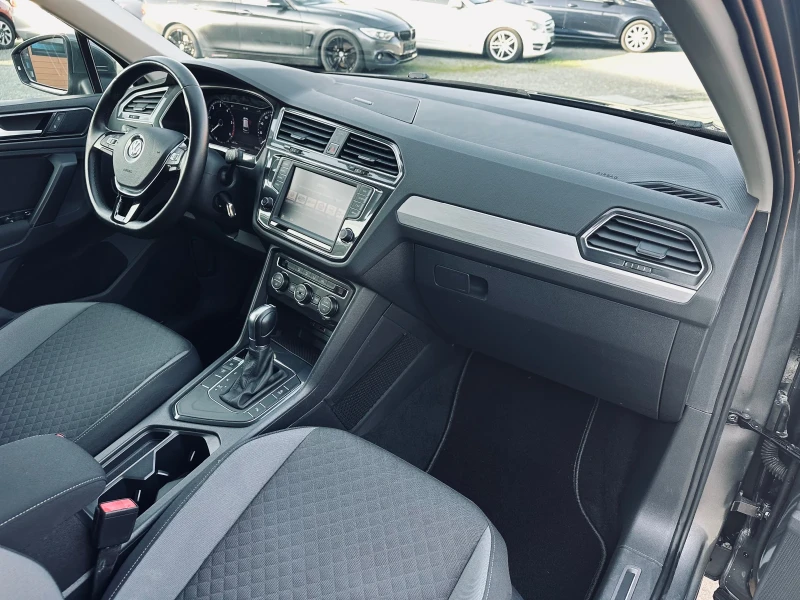 VW Tiguan 2.0 TDI/Distronic/Navi , снимка 15 - Автомобили и джипове - 52628619