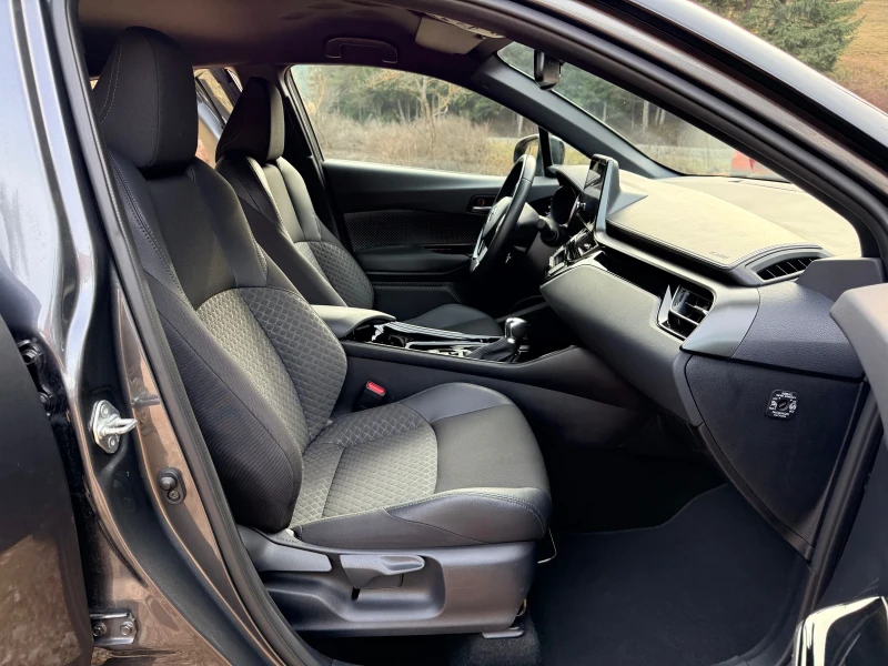 Toyota C-HR CLUB* BiTone* 54000КМ!* В ГАРАНЦИЯ!* ОБСЛУЖЕНА* FA, снимка 8 - Автомобили и джипове - 52932686