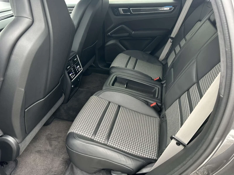 Porsche Cayenne carbon edition, снимка 17 - Автомобили и джипове - 53233141