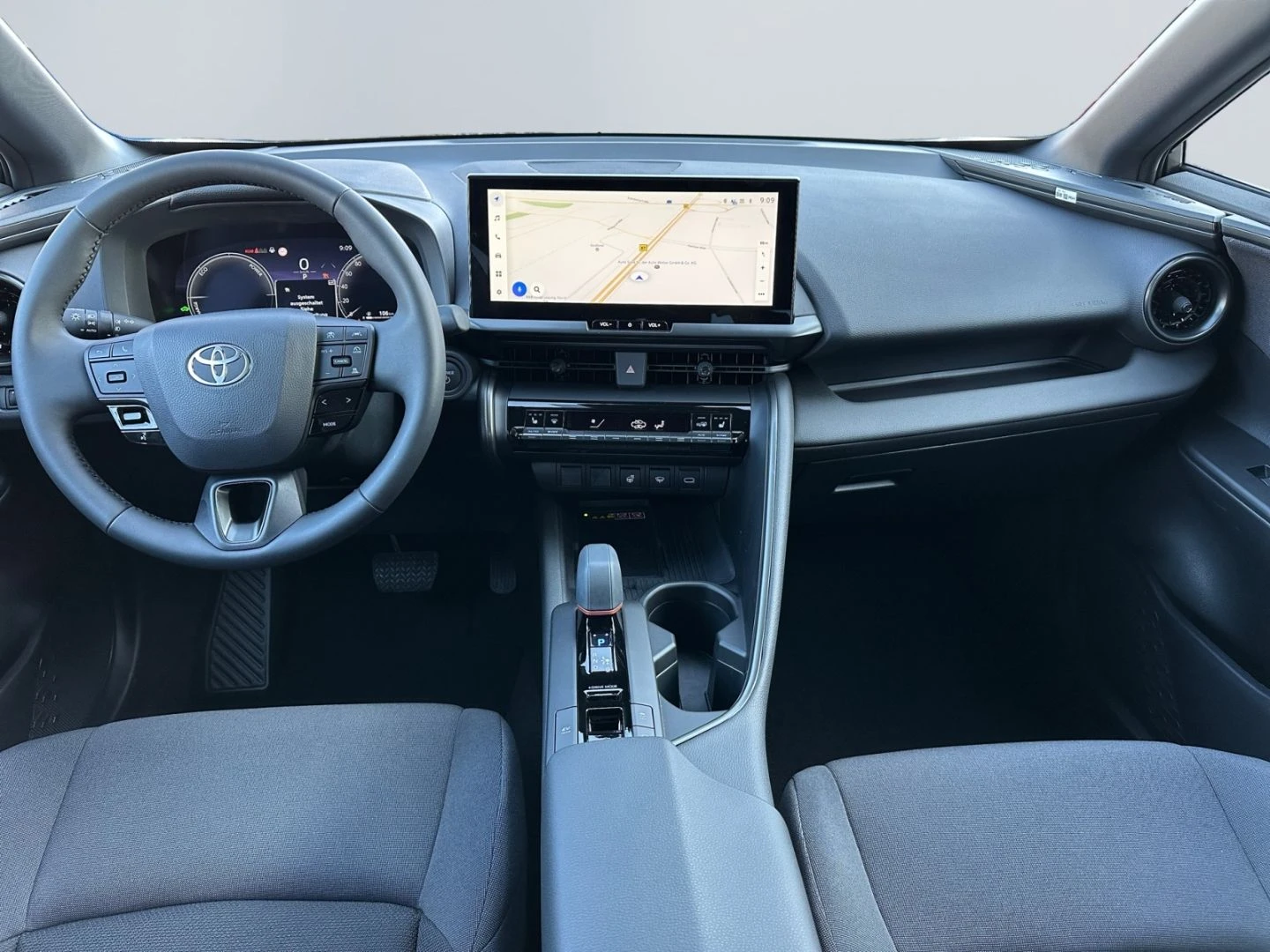 Toyota C-HR 2.0 Hybrid Team Deutschland - изображение 9