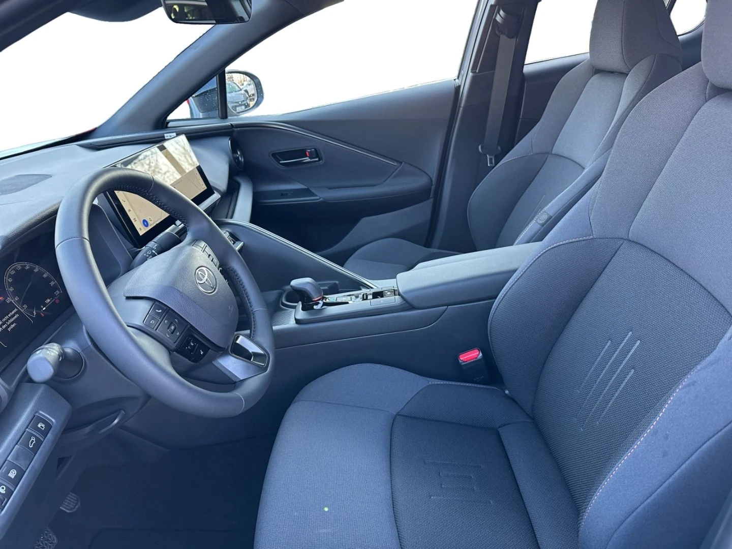 Toyota C-HR 2.0 Hybrid Team Deutschland - изображение 8