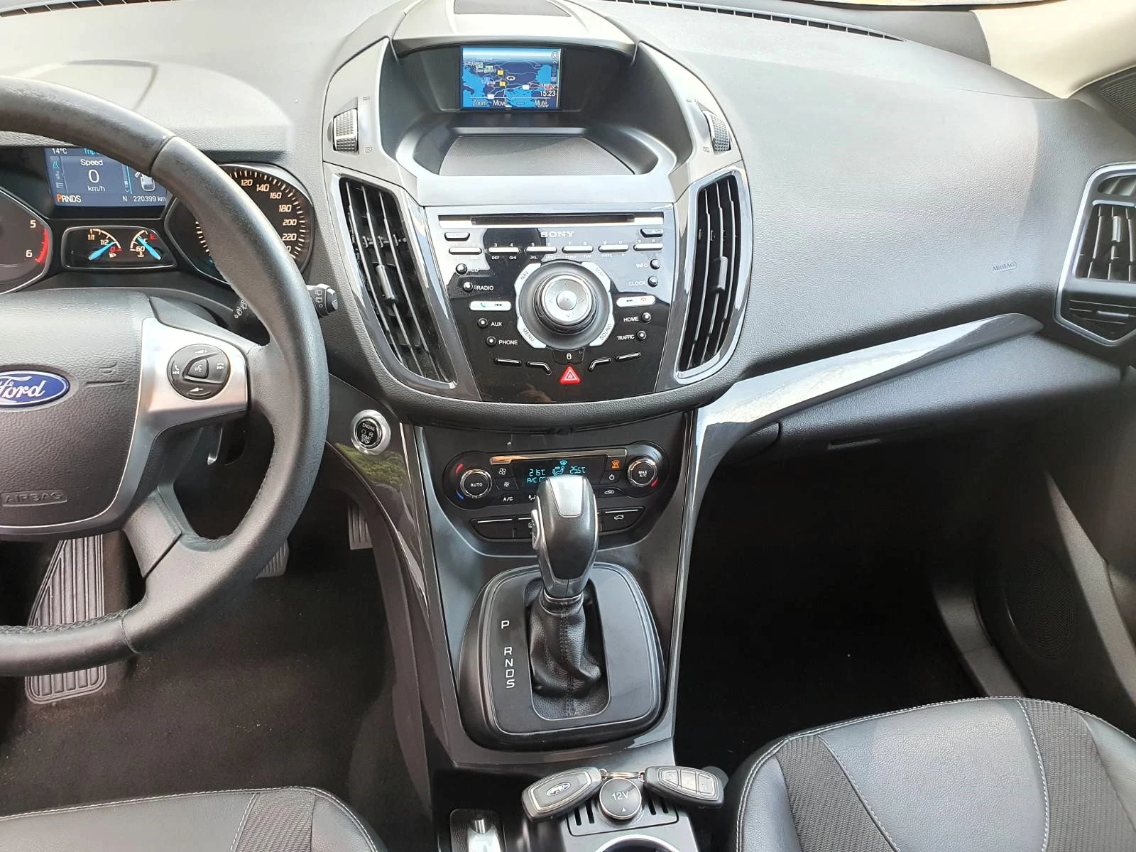 Ford Kuga 2.0TDCI/4x4/Automatic/Titanium - изображение 9