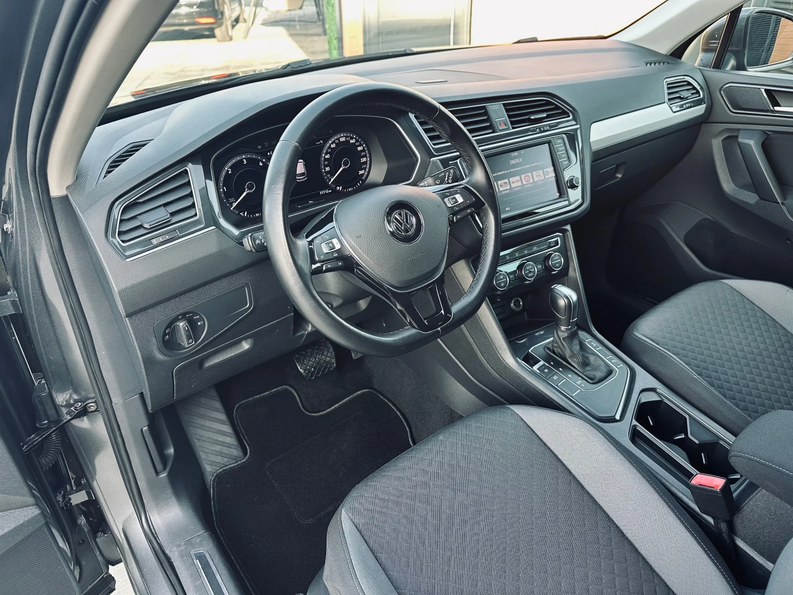 VW Tiguan 2.0 TDI/Distronic/Navi  | Mobile.bg   9