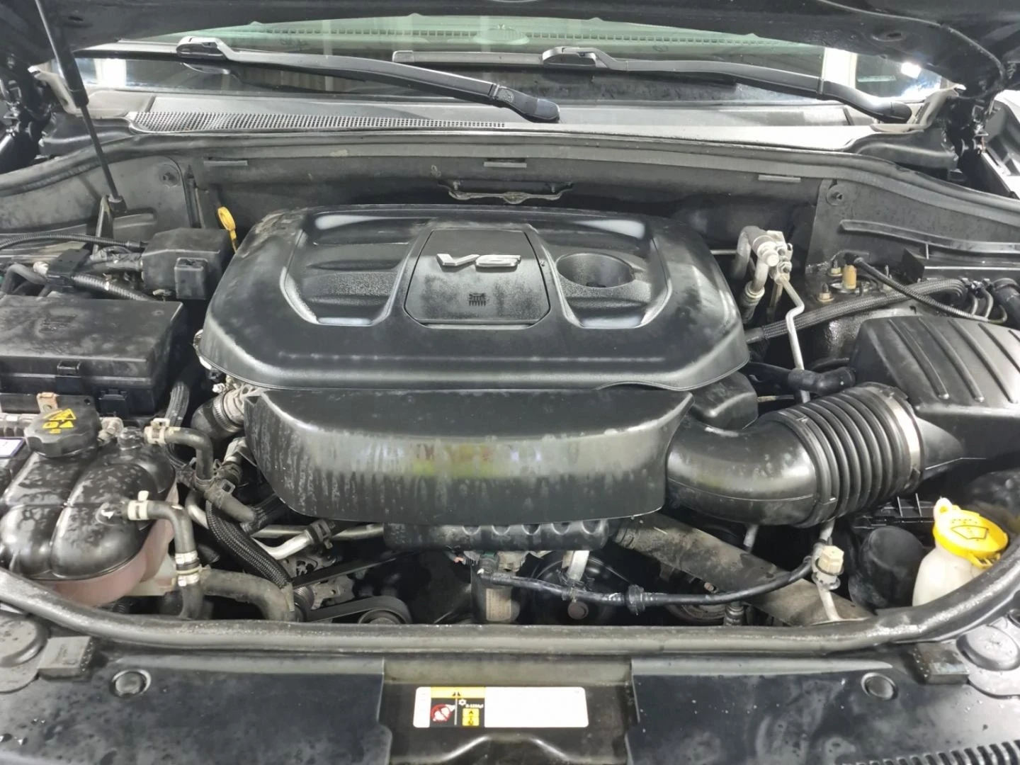 Jeep Grand cherokee Overland* AWD* Подгрев* Обдух* Пано* Камера, снимка 16 - Автомобили и джипове - 53751943