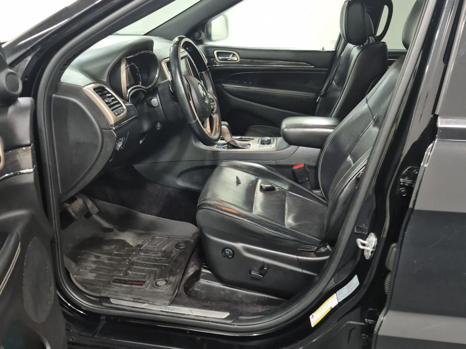 Jeep Grand cherokee Overland* AWD* Подгрев* Обдух* Пано* Камера - изображение 6