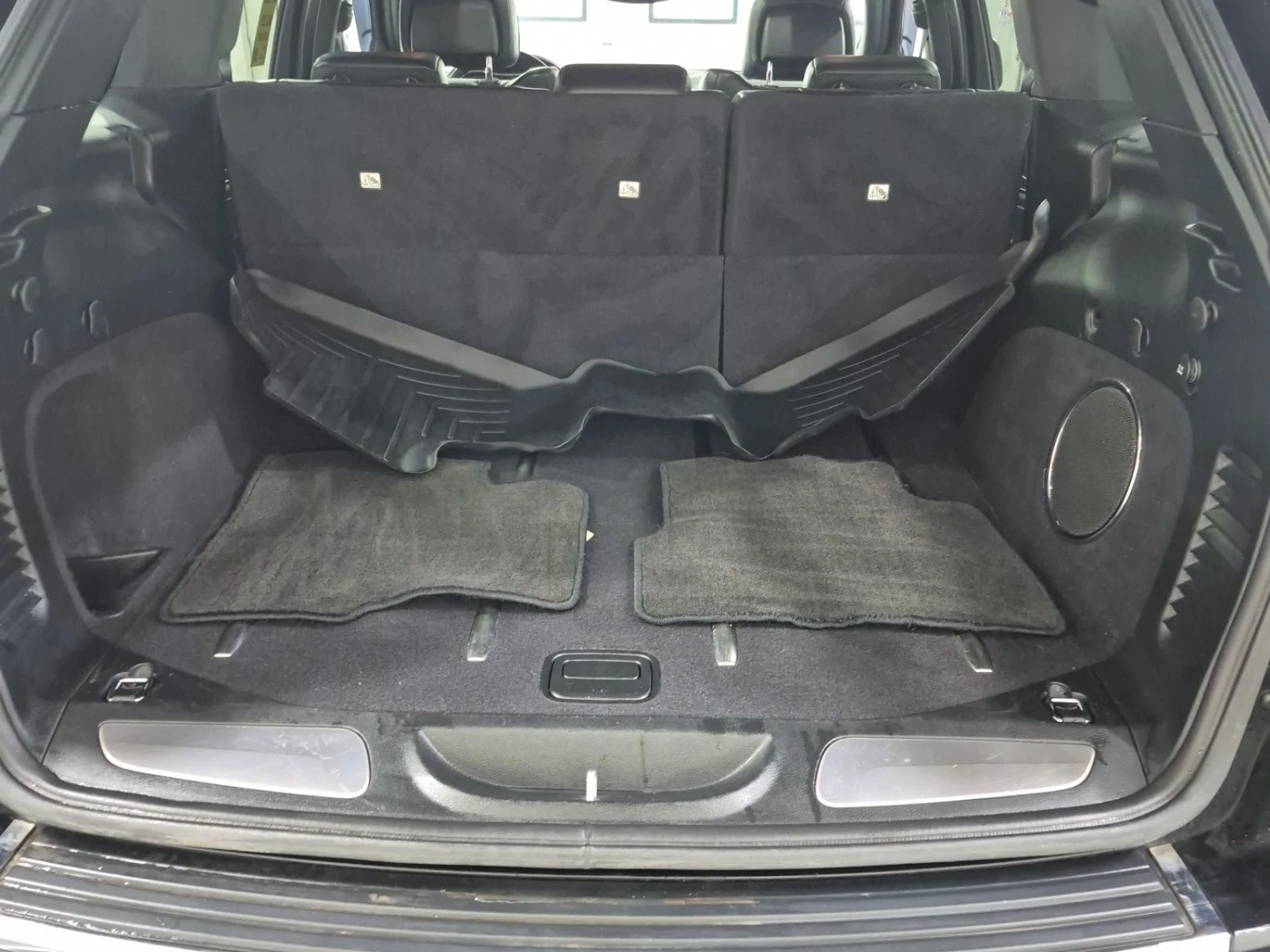 Jeep Grand cherokee Overland* AWD* Подгрев* Обдух* Пано* Камера, снимка 14 - Автомобили и джипове - 53751943