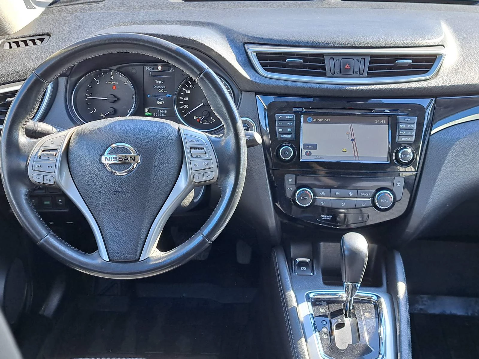 Nissan Qashqai 1.6dci Advance, снимка 7 - Автомобили и джипове - 53814794