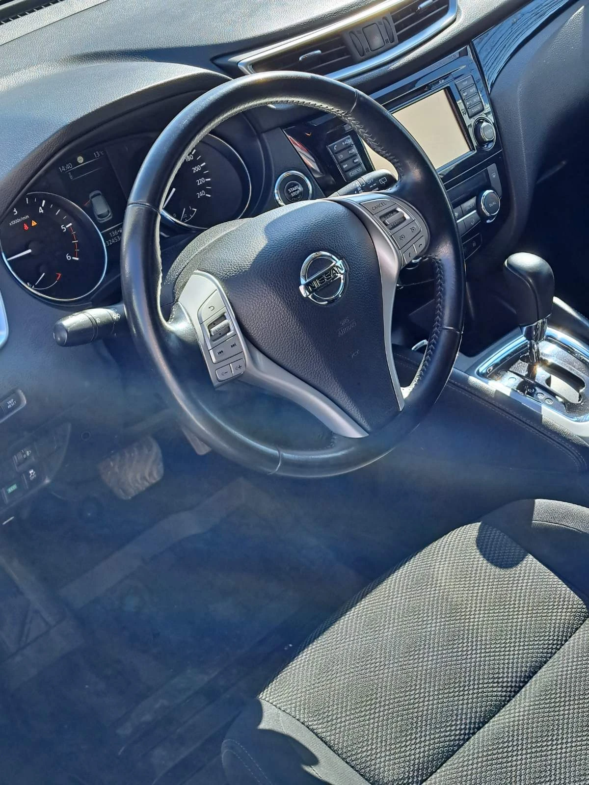 Nissan Qashqai 1.6dci Advance, снимка 9 - Автомобили и джипове - 53814794