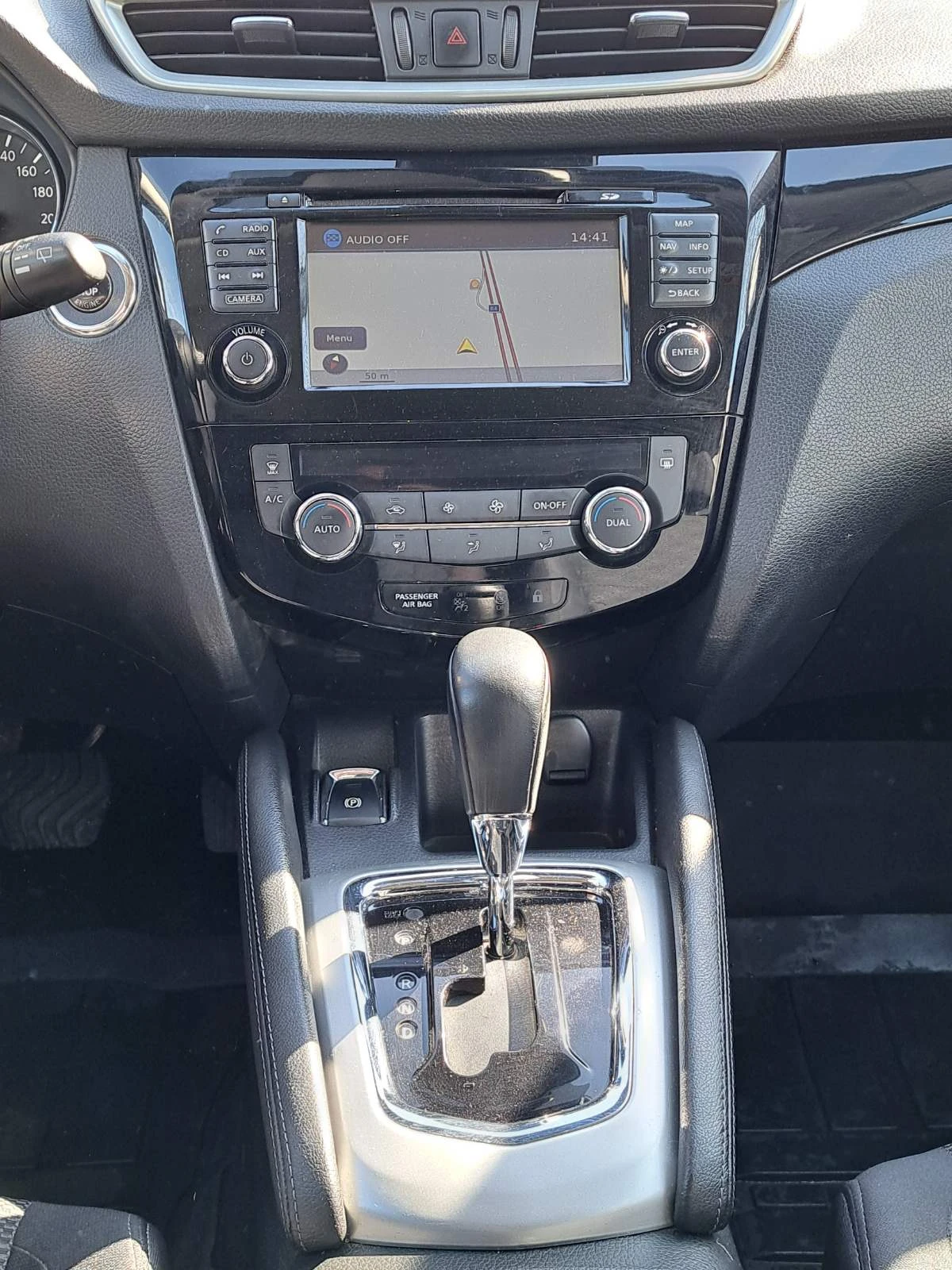 Nissan Qashqai 1.6dci Advance, снимка 10 - Автомобили и джипове - 53814794