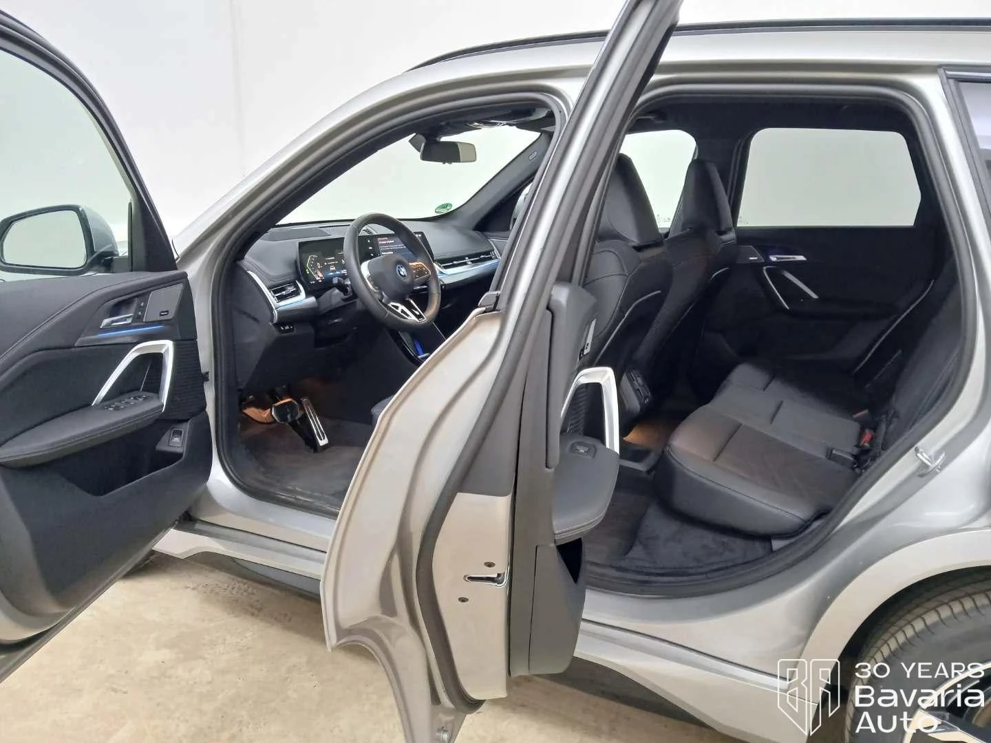 BMW iX1 30 xDrive M Sport Paket, снимка 5 - Автомобили и джипове - 53917145