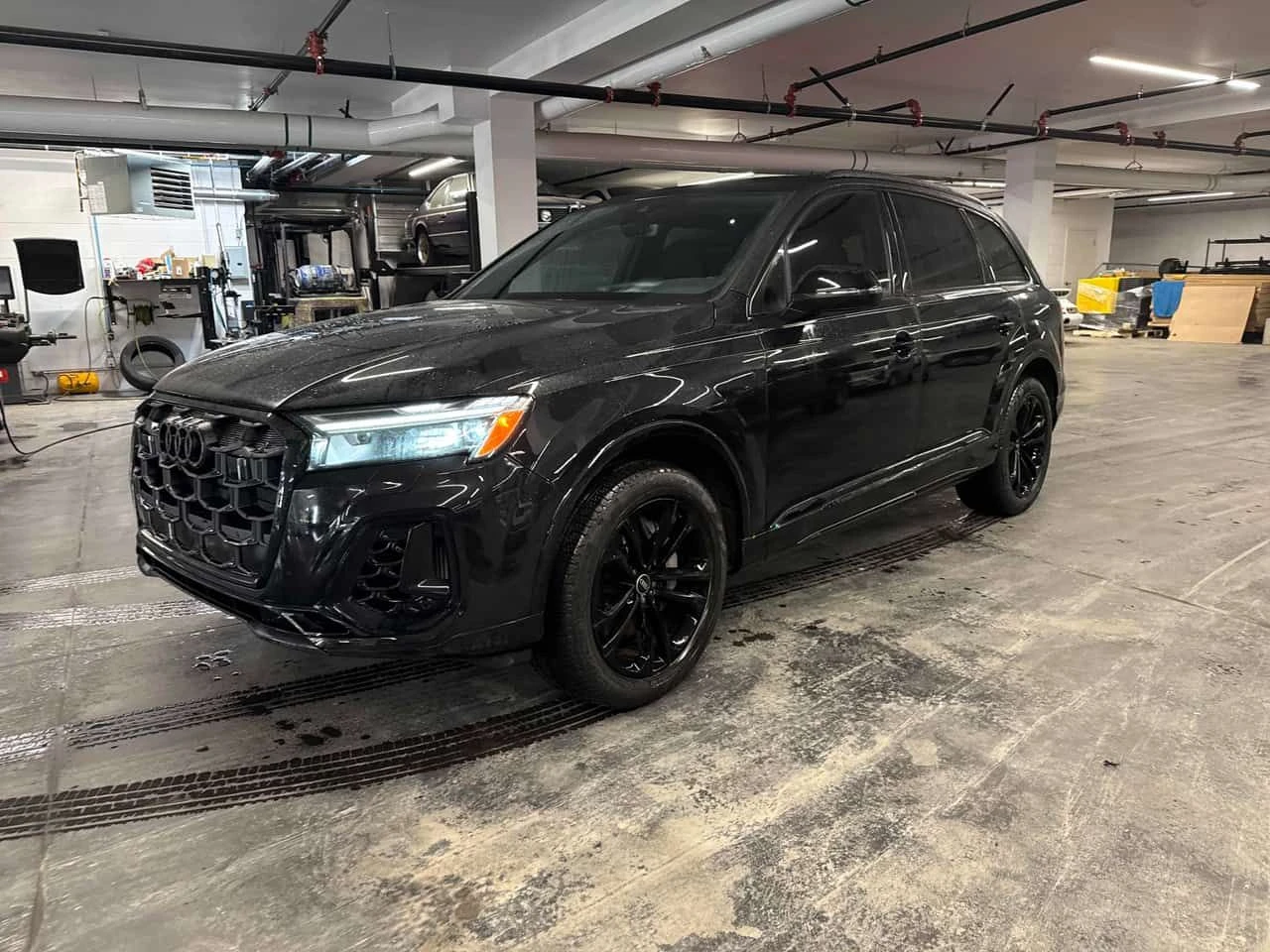 Audi Q7  55 TFSI quattro / 2 КЛЮЧА 