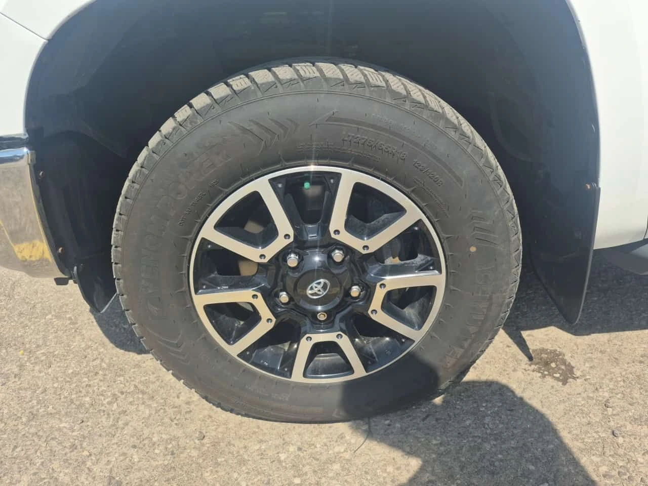 Toyota Tundra SR5 PLUS CREW CAB STD BED| CARFAX| АВТОКРЕДИТ, снимка 6 - Автомобили и джипове - 54656443