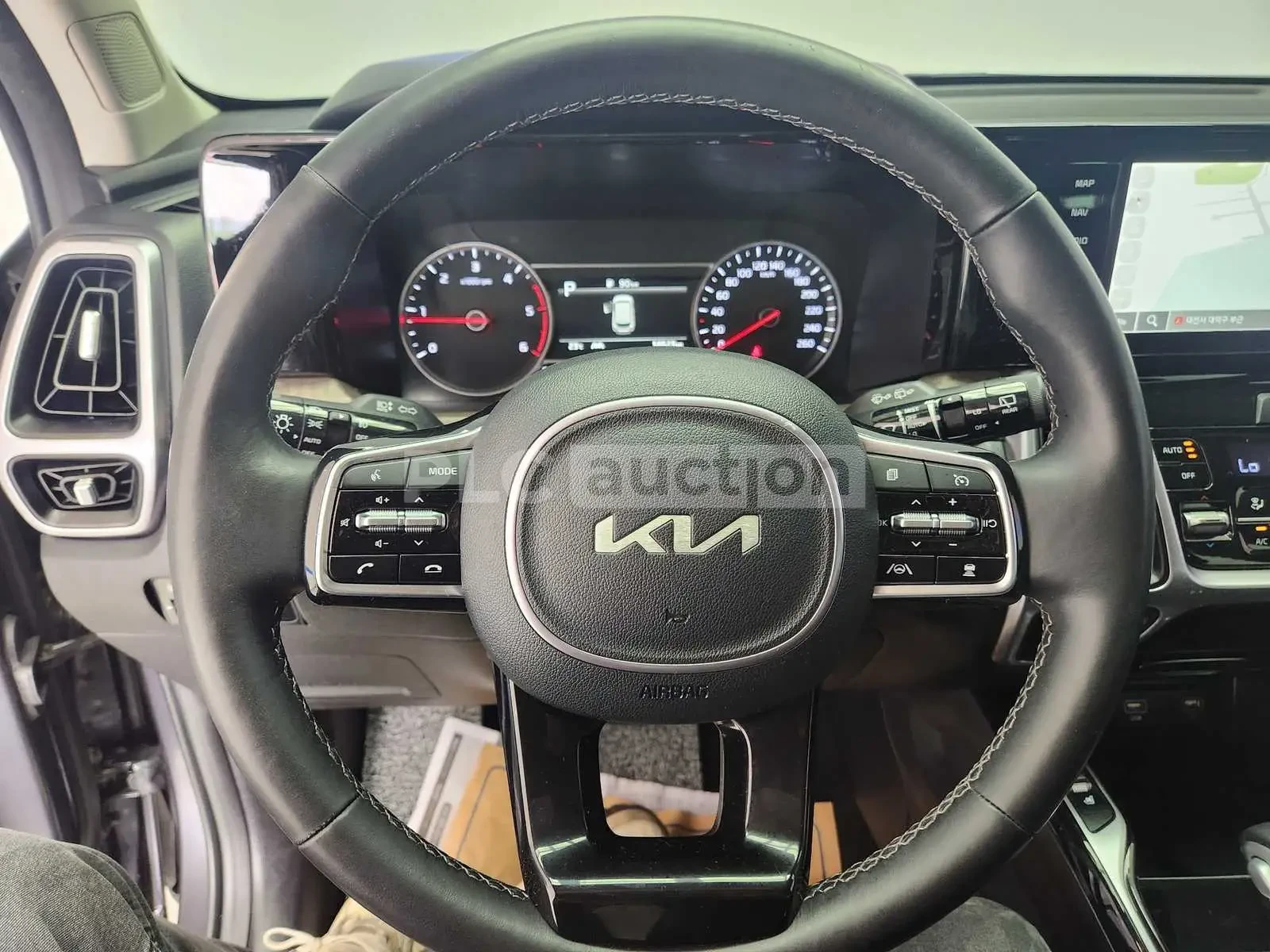 Kia Sorento 2.2 4x4| КАМЕРА| DISTRONIC| ОБДУХ| ВКЛ.ТЕХНОТЕСТ, снимка 6 - Автомобили и джипове - 54880070