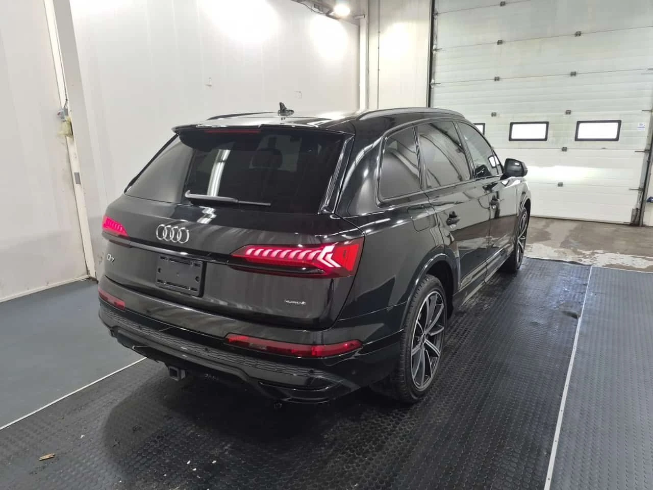 Audi Q7 * 2 КЛЮЧА * ОБДУХВАНЕ * ПАНОРАМА * АВТОКРЕДИТ * , снимка 3 - Автомобили и джипове - 54941314