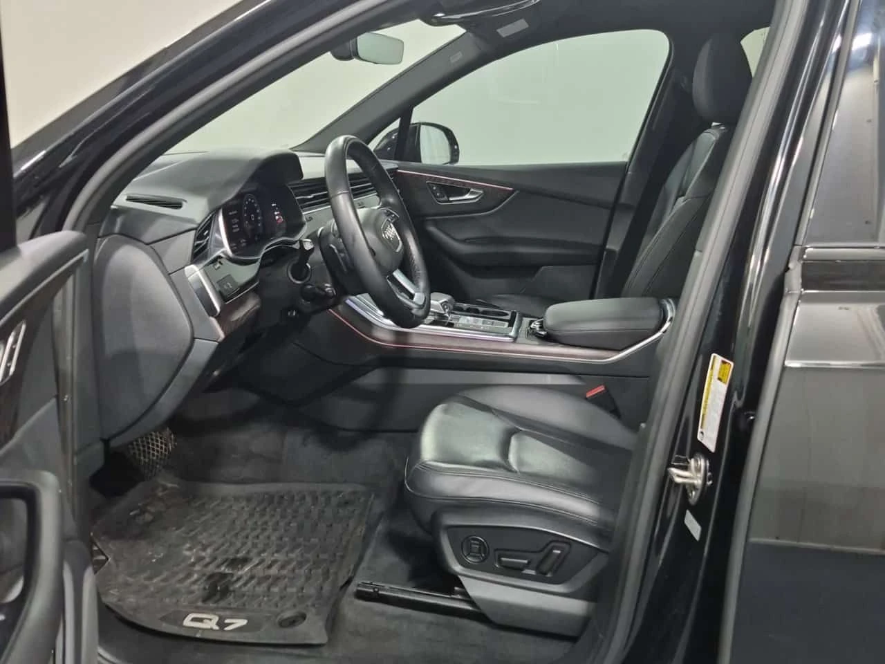 Audi Q7 * 2 КЛЮЧА * ОБДУХВАНЕ * ПАНОРАМА * АВТОКРЕДИТ * , снимка 9 - Автомобили и джипове - 54941314