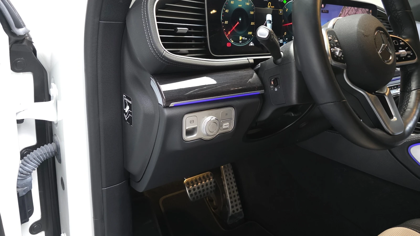 Mercedes-Benz GLE 400 d / DISTRONIC / 360 / AMBIENT / ОБДУХВАНЕ , снимка 12 - Автомобили и джипове - 55394989