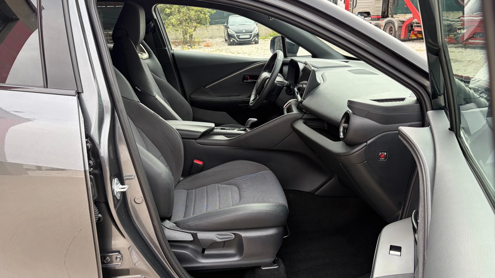 Toyota C-HR 1.8 HEV | Mobile.bg � ����������� 12