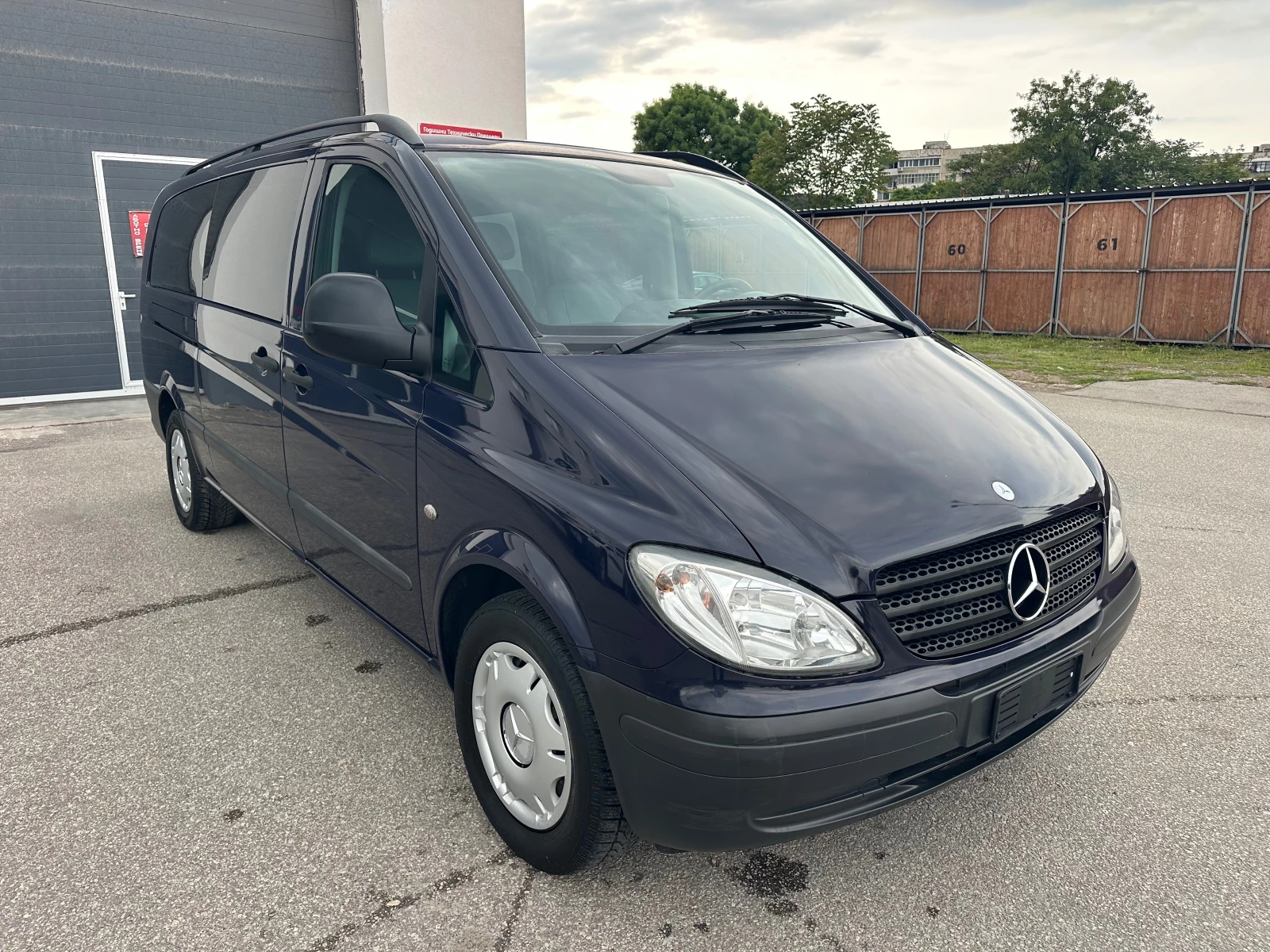 Mercedes-Benz Vito 2.2CDI 150hp 8места Long Италия, снимка 9 - Бусове и автобуси - 54610080