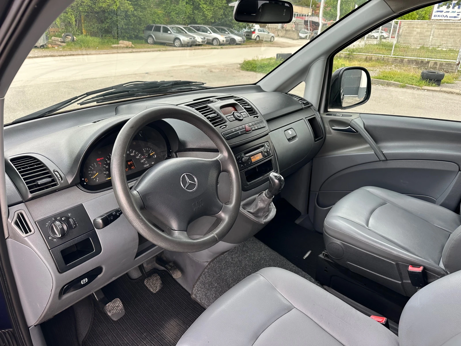 Mercedes-Benz Vito 2.2CDI 150hp 8места Long Италия, снимка 11 - Бусове и автобуси - 54610080