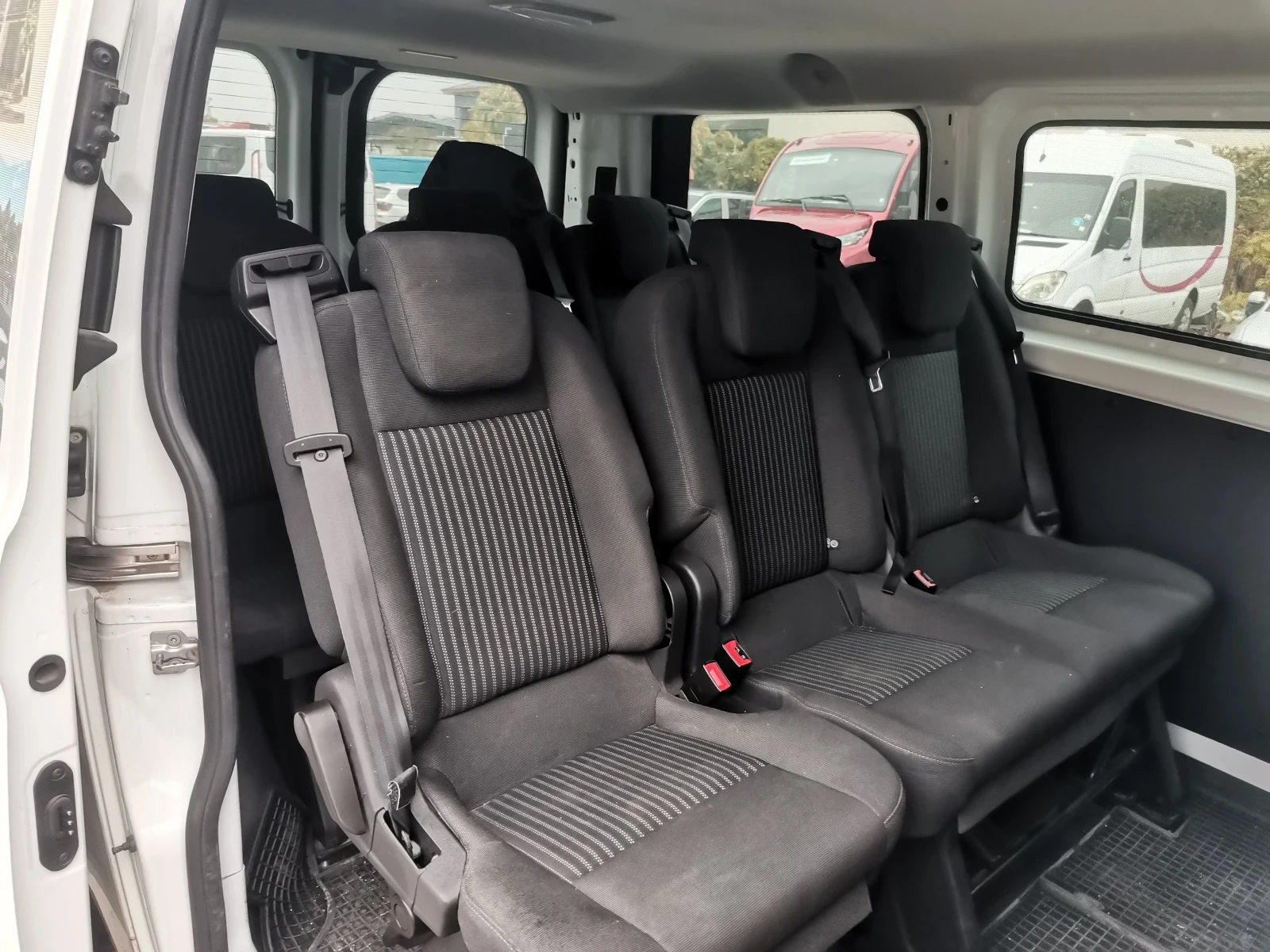 Ford Transit Custom 8+ 1, снимка 13 - Бусове и автобуси - 56680263