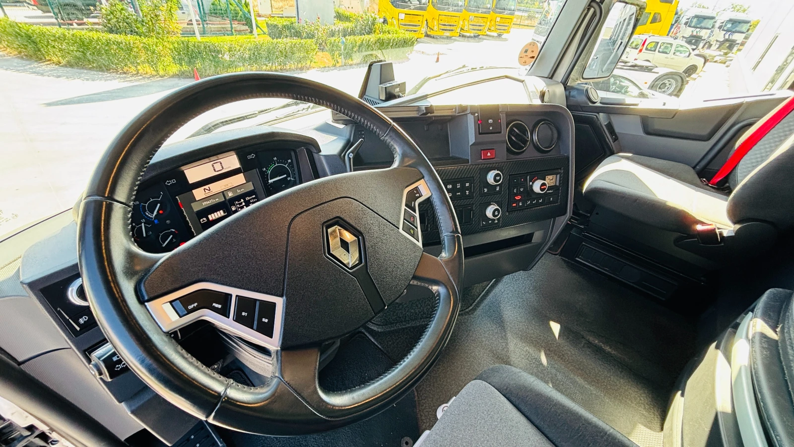 Renault T * 520* ЛИЗИНГ НА НОВИ ФИРМИ*  - изображение 4