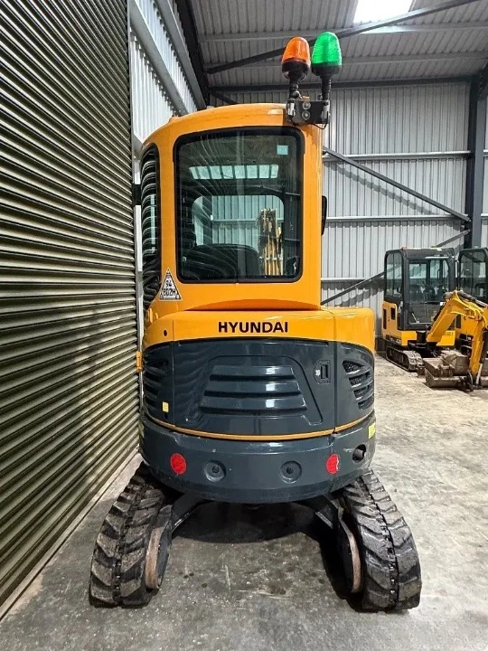 Багер Hyundai R25Z-9 AK, снимка 2 - Индустриална техника - 53032749