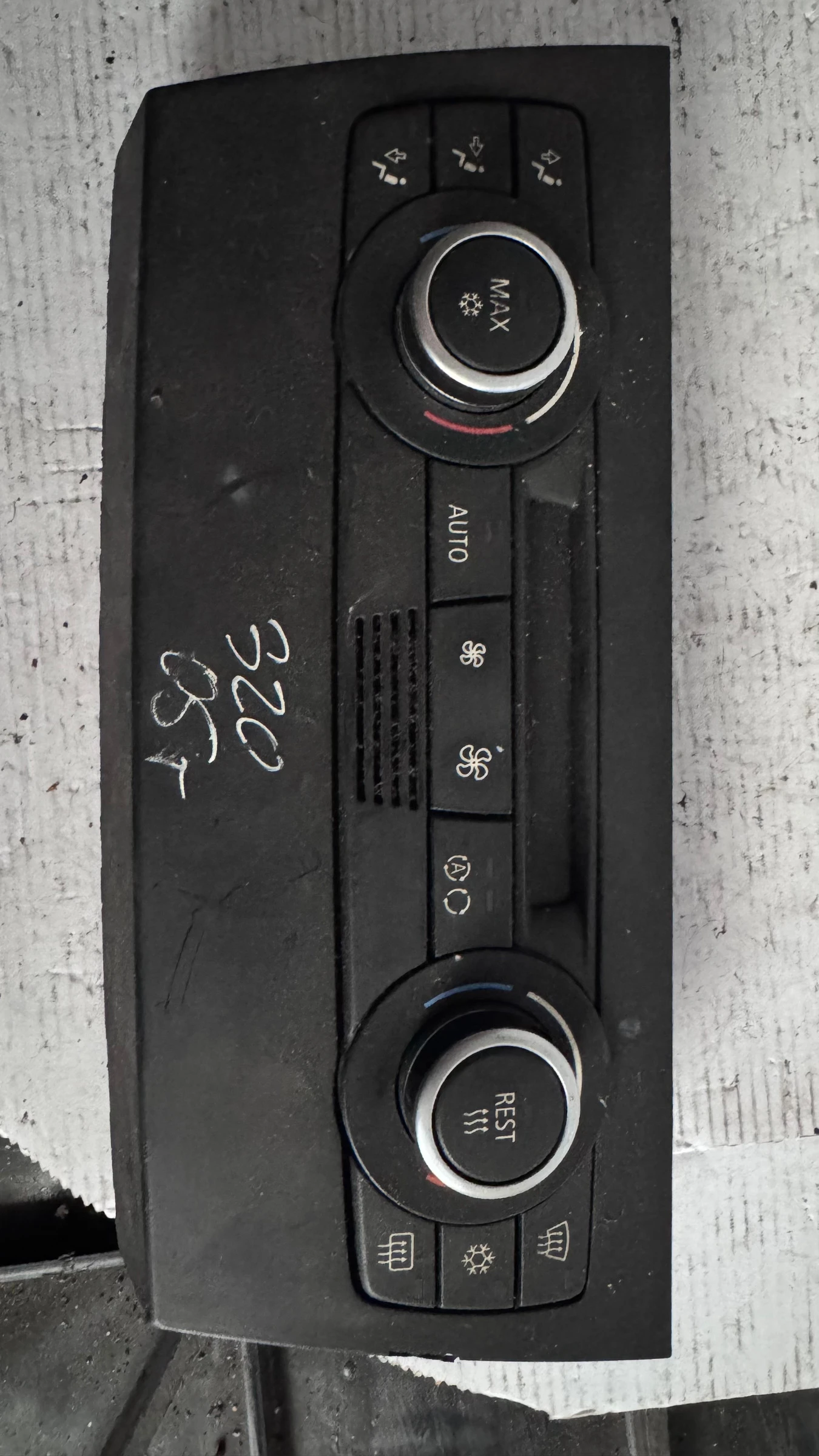   /  /  a BMW F91 -  64119147299-01 / A2C53246367 | Mobile.bg   1