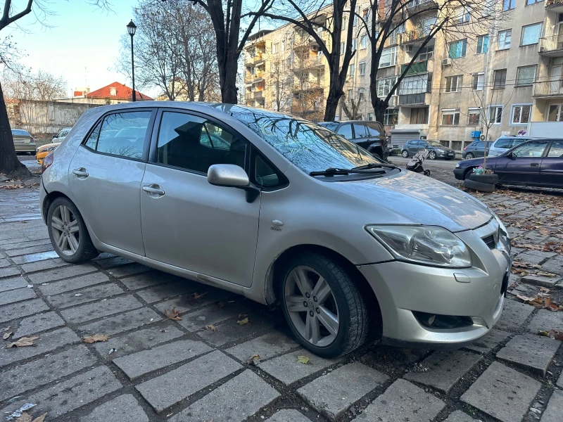 Toyota Auris 2.2, снимка 2 - Автомобили и джипове - 48612937