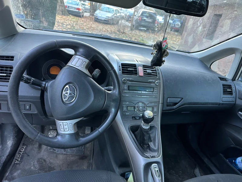 Toyota Auris 2.2, снимка 6 - Автомобили и джипове - 48612937