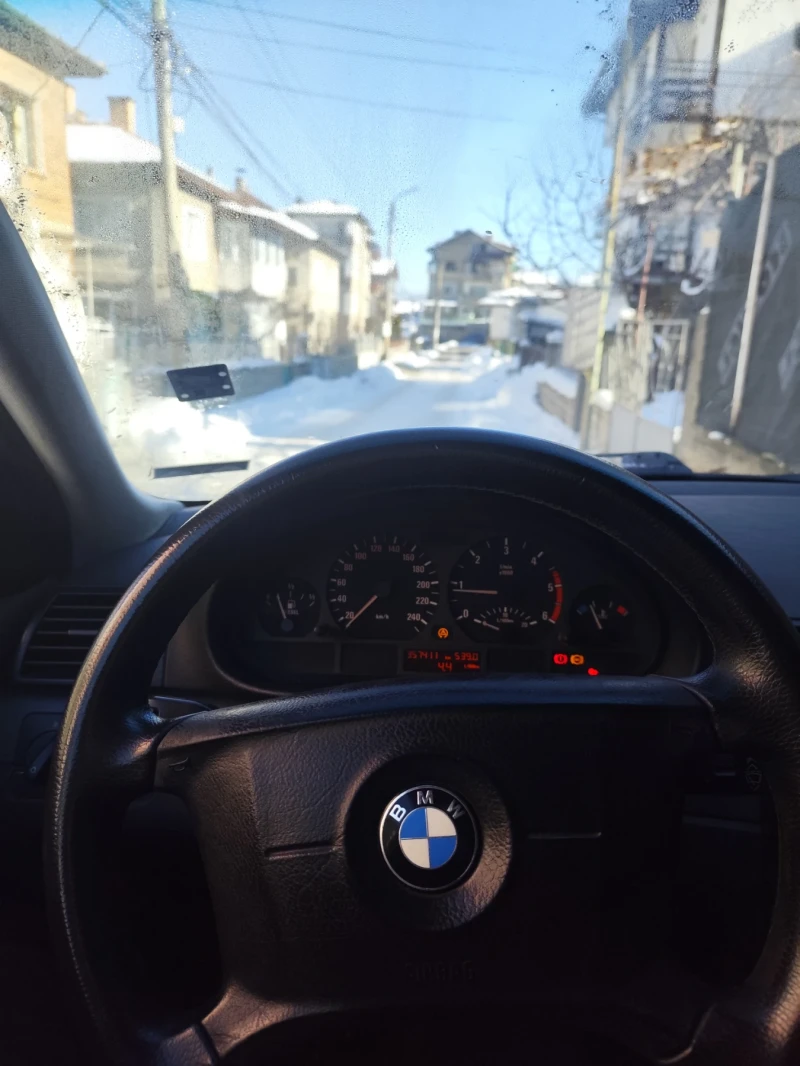 BMW 320 2.0 td , снимка 6 - Автомобили и джипове - 48738972