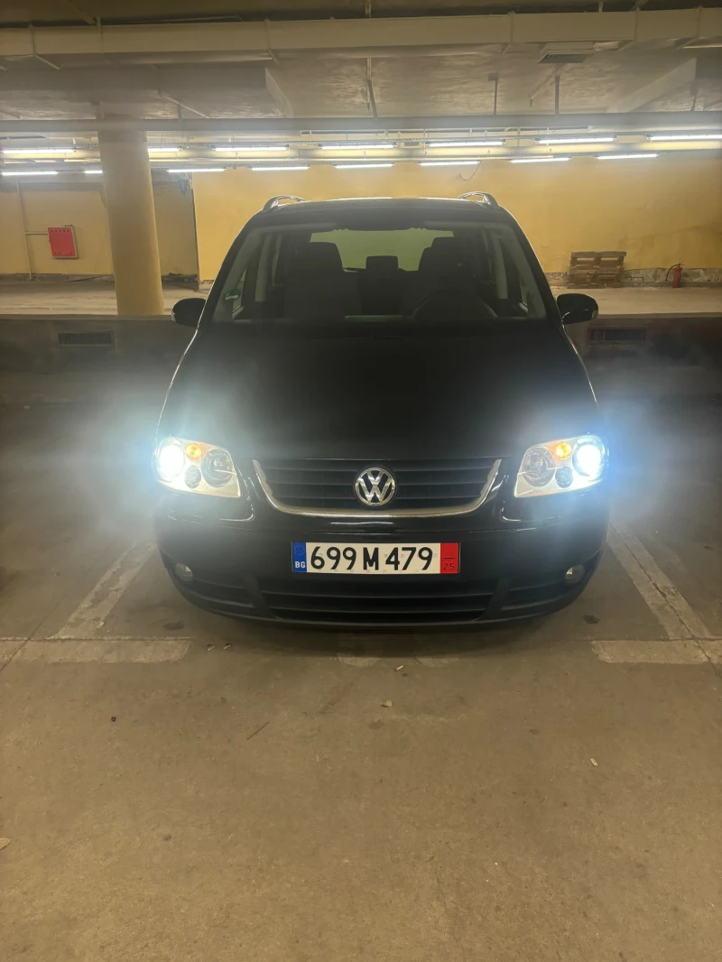 VW Touran 2.0 170кс Автомат, снимка 2 - Автомобили и джипове - 49247727