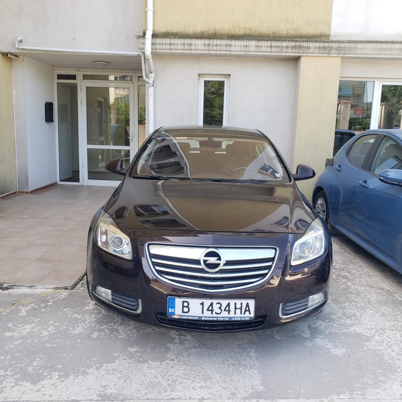 Opel Insignia, снимка 1 - Автомобили и джипове - 49528577