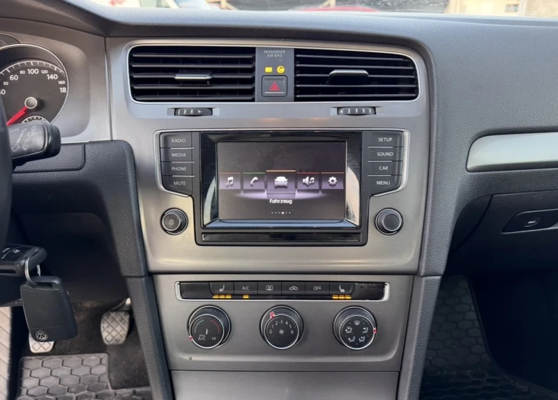 VW Golf 1.6TDI , снимка 8 - Автомобили и джипове - 51637008