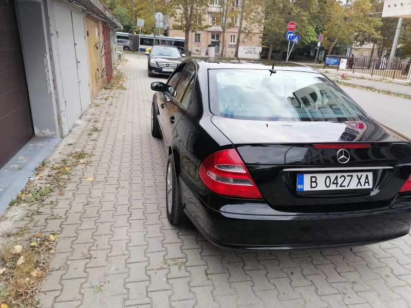 Mercedes-Benz E 200, снимка 3 - Автомобили и джипове - 52042479