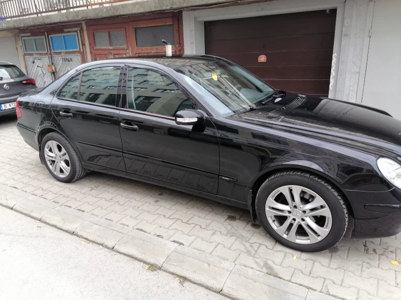 Mercedes-Benz E 200, снимка 4 - Автомобили и джипове - 52042479