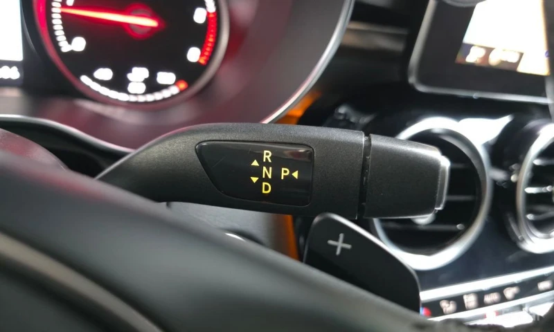 Mercedes-Benz C 220, снимка 9 - Автомобили и джипове - 52778060