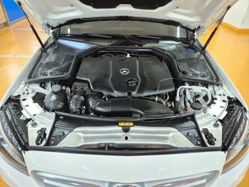 Mercedes-Benz C 220, снимка 8 - Автомобили и джипове - 53363174