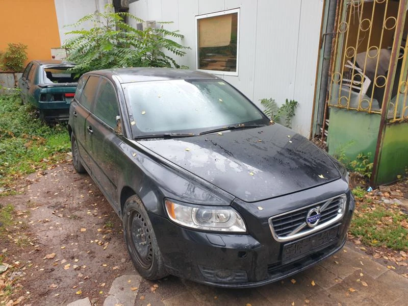 Volvo V50 2.5 turbo Бензин 230кс на части facelift, снимка 13 - Автомобили и джипове - 30418825