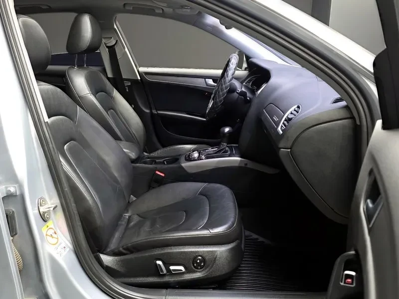 Audi A4 2.0 TDI Quattro, снимка 11 - Автомобили и джипове - 54143252