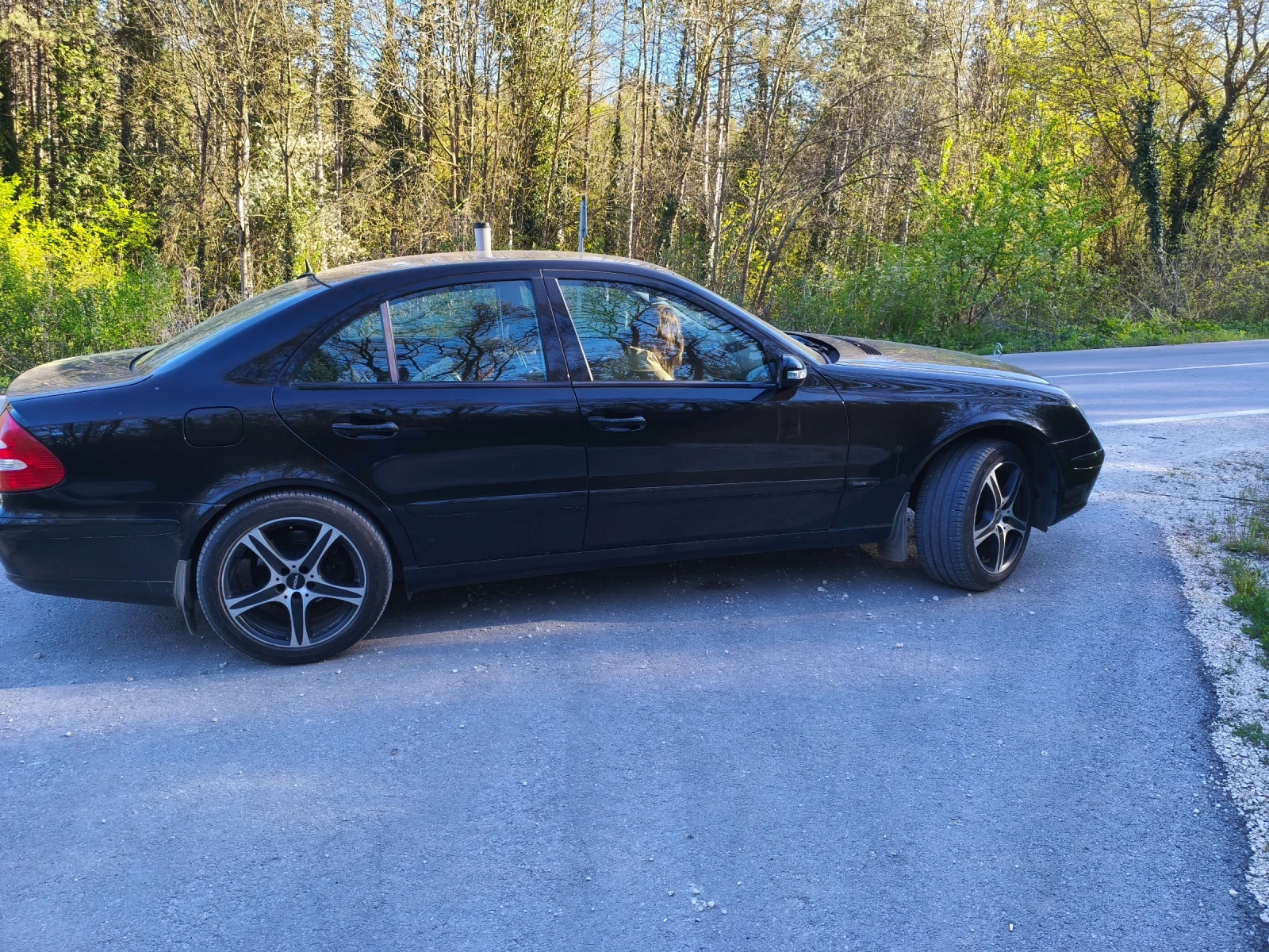 Mercedes-Benz E 200, снимка 13 - Автомобили и джипове - 53601037