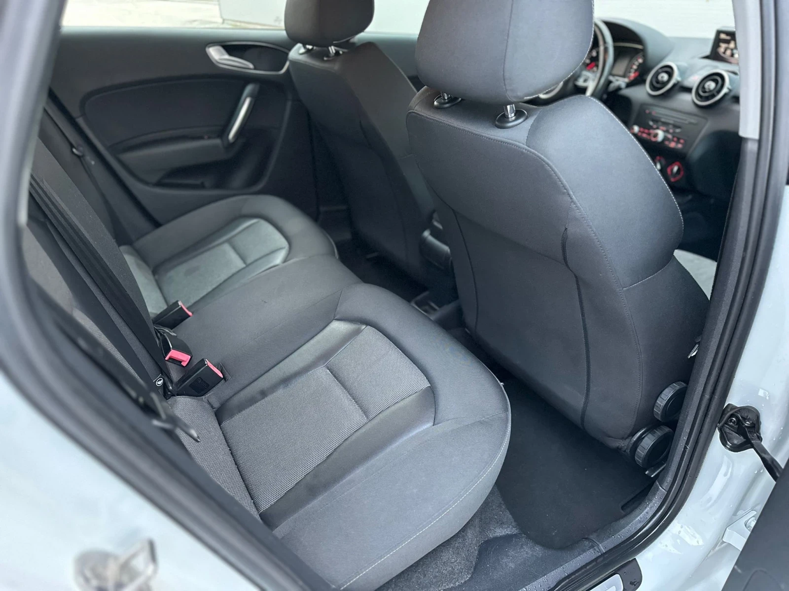 Audi A1 1.6TDi S-tronic 7G  NAVI LED | Mobile.bg   13