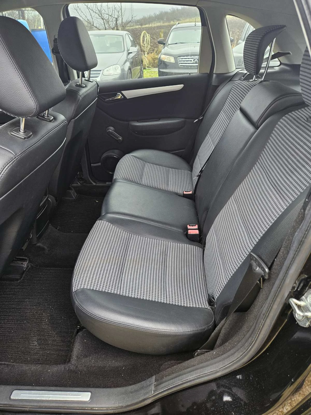 Mercedes-Benz B 200 2.0 140k.c - изображение 6