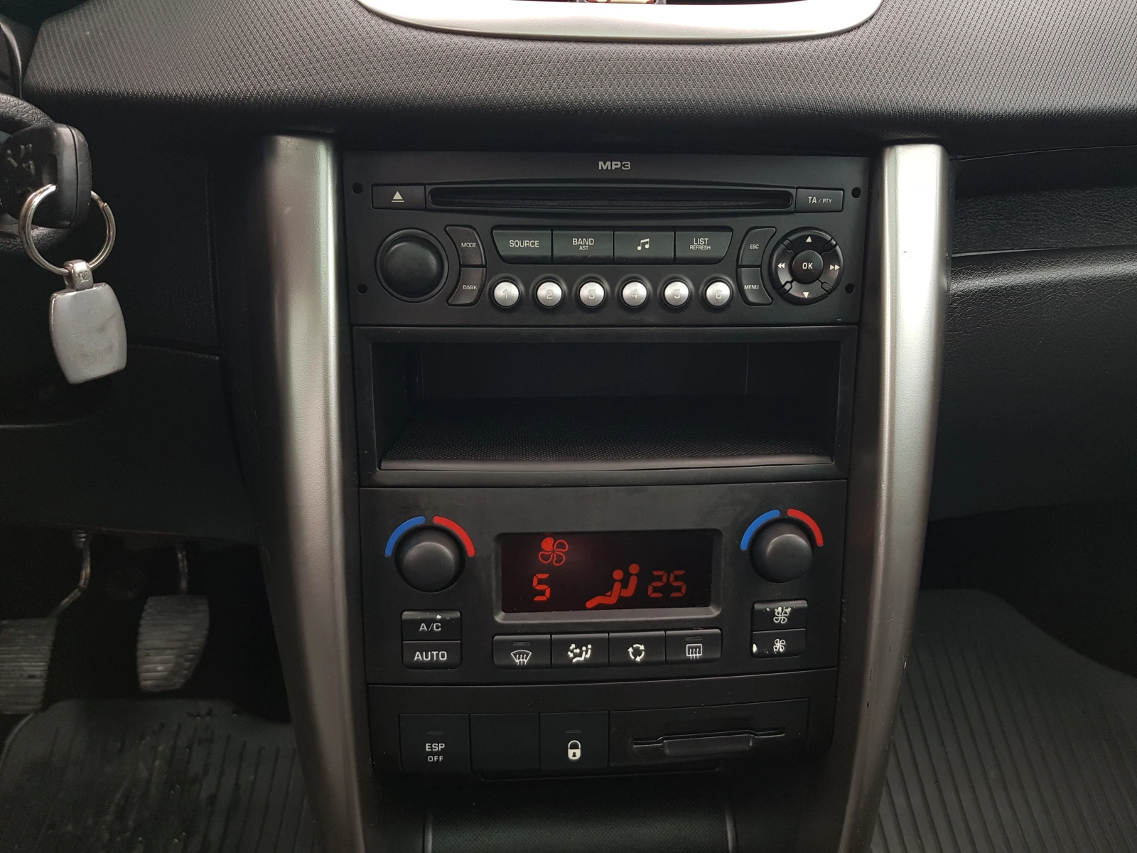 Peugeot 207 SW 1.6 HDI - 109 �.�. EURO 4  | Mobile.bg � ����������� 13