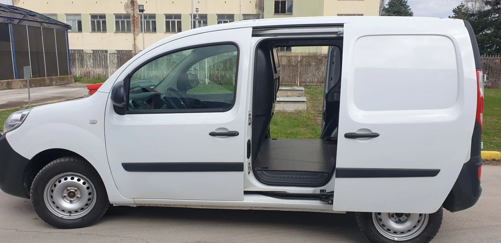 Renault Kangoo 1.2 turbo 115кс. EURO 6, снимка 7 - Автомобили и джипове - 53730790