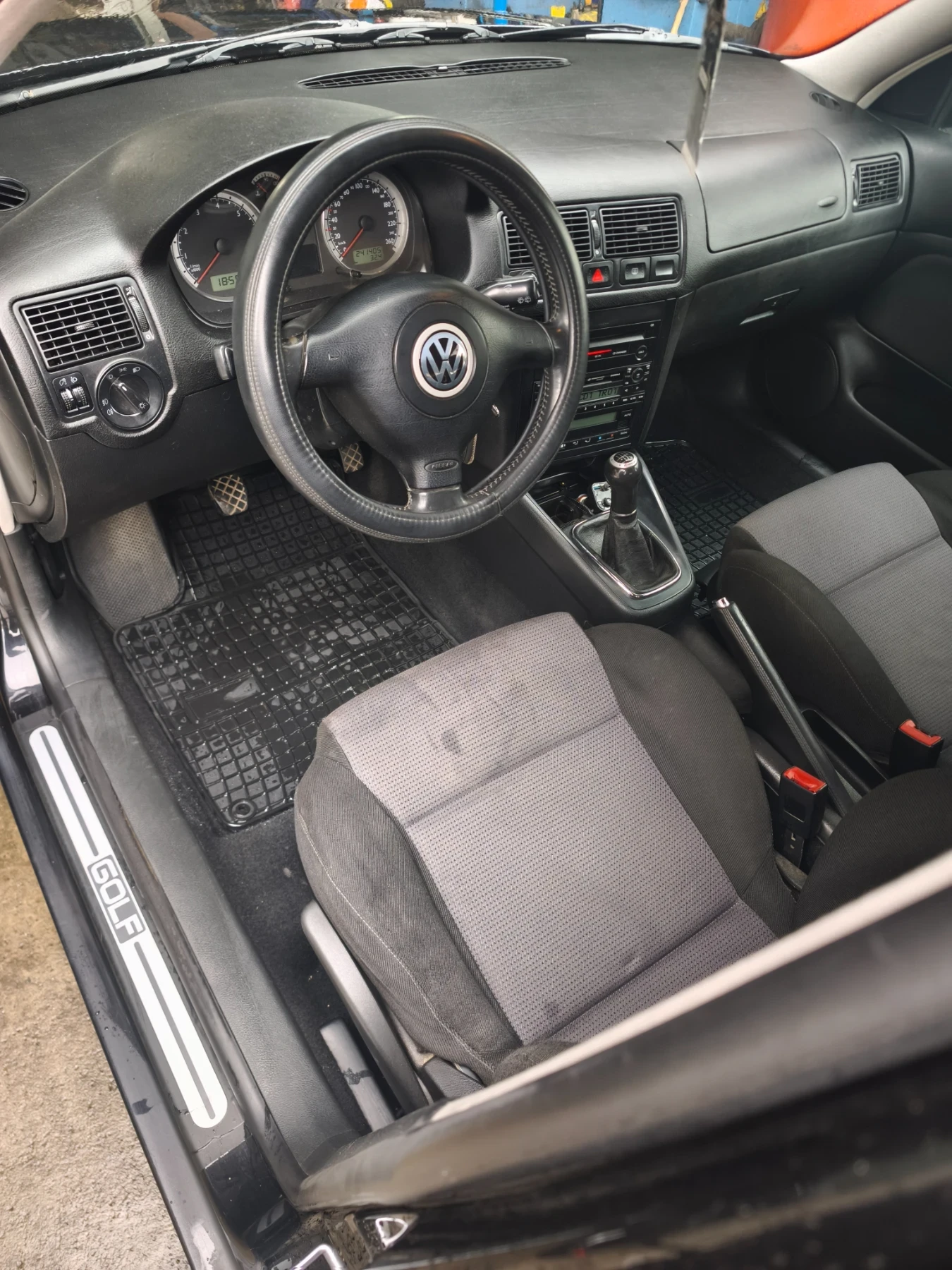 VW Golf, снимка 14 - Автомобили и джипове - 53903099