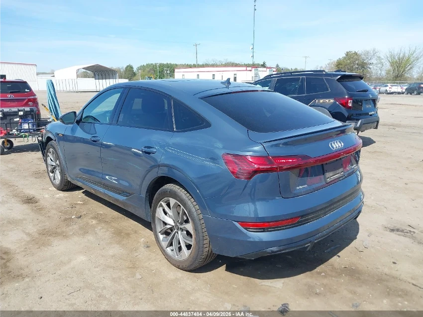 Audi E-Tron SPORTBACK PREMIUM QUATTRO, снимка 4 - Автомобили и джипове - 54778127