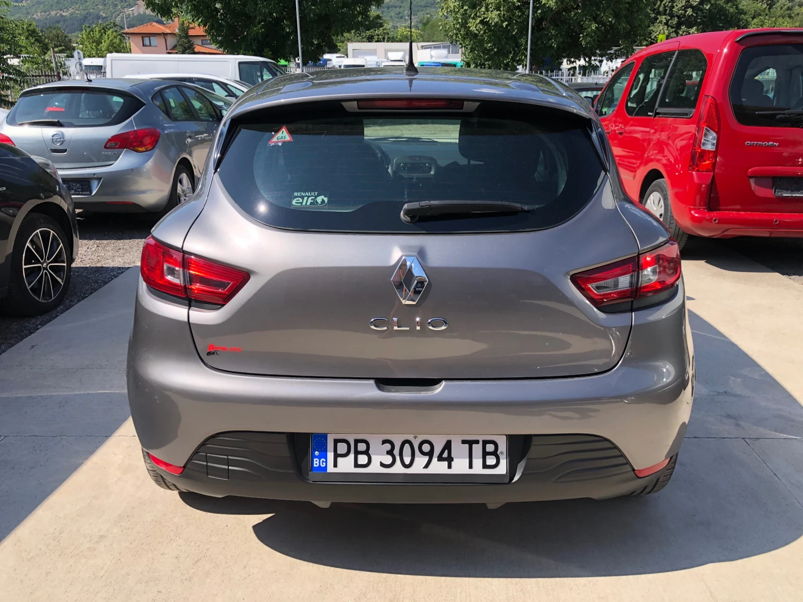 Renault Clio 1.2 БЕНЗИН/ГАЗ, снимка 8 - Автомобили и джипове - 55351517