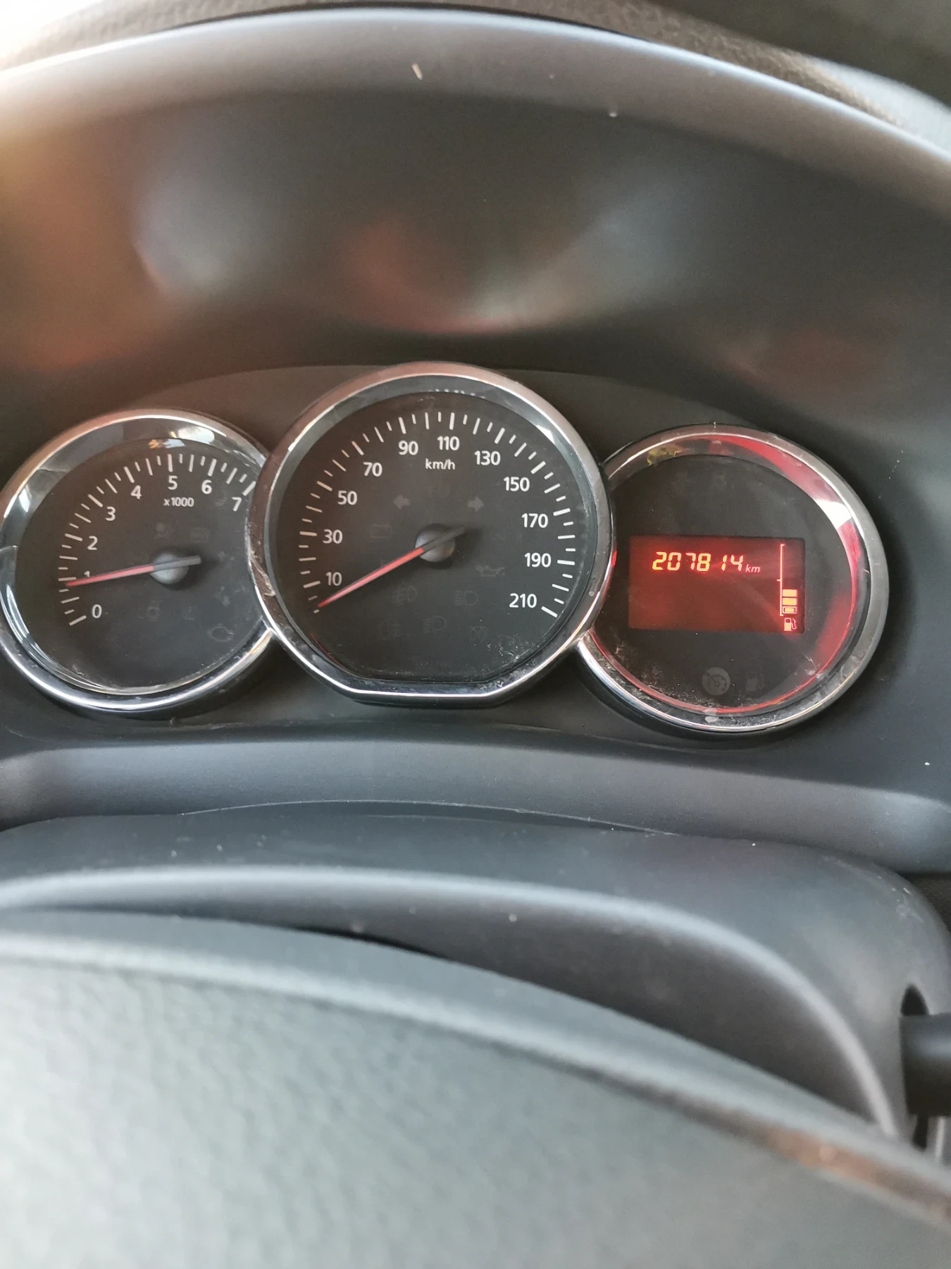 Dacia Sandero 1.5, снимка 8 - Автомобили и джипове - 55565079