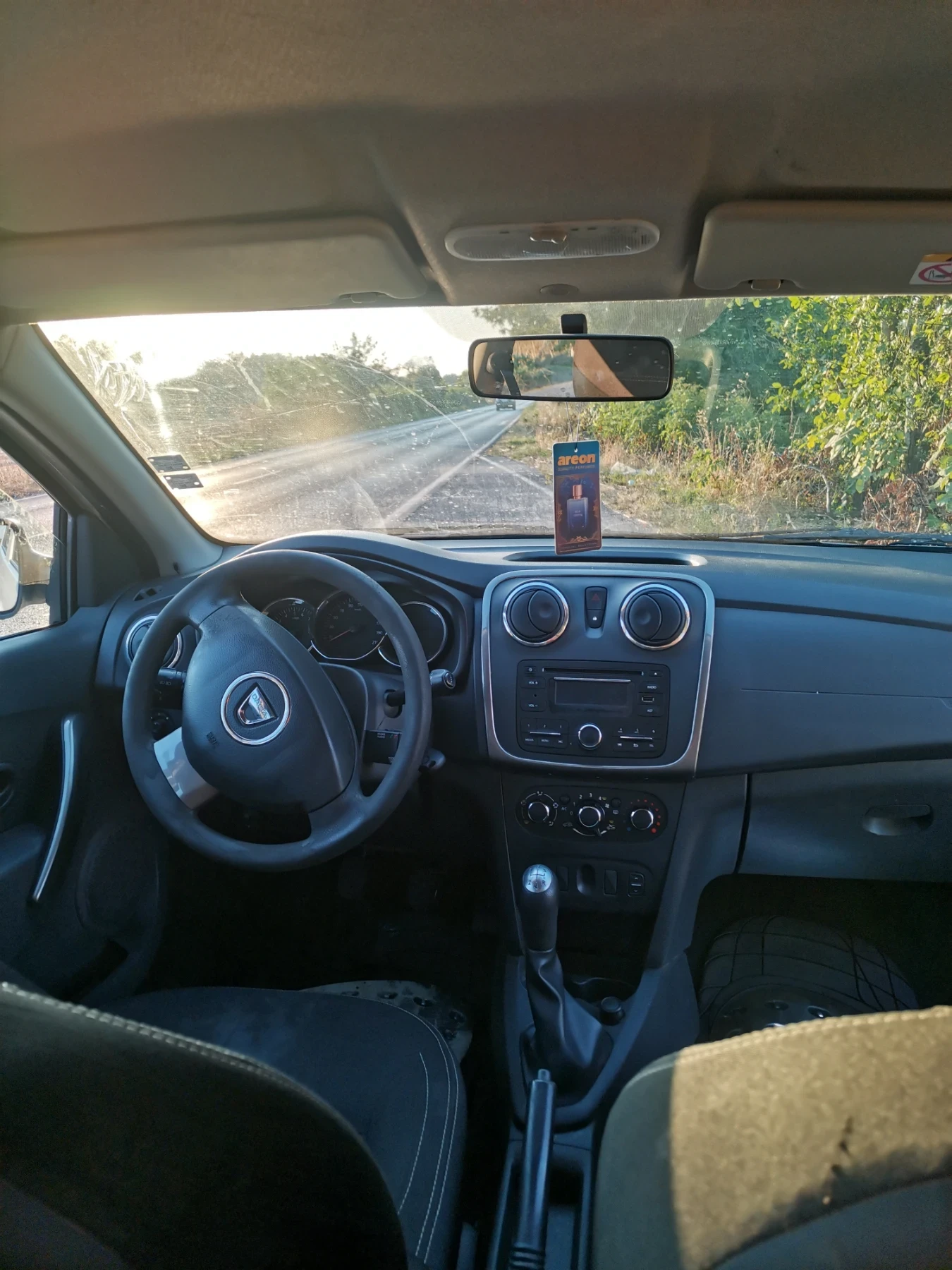 Dacia Sandero 1.5, снимка 10 - Автомобили и джипове - 55565079