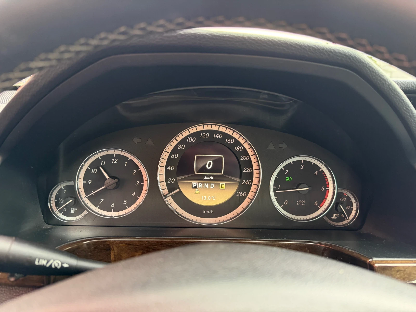 Mercedes-Benz E 220 7G* Кожа* Navi* , снимка 13 - Автомобили и джипове - 55624273